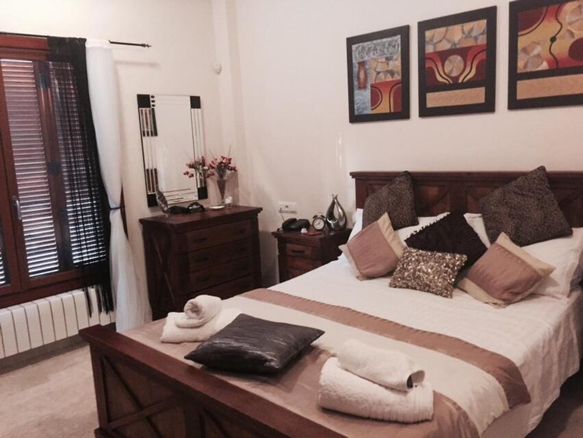Casa Catherina Joan - El Valle Golf Resort Banos y Mendigo Ngoại thất bức ảnh